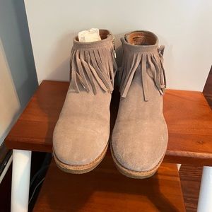 KATE SPADE Betsie Booties Suede Fringe in Truffle